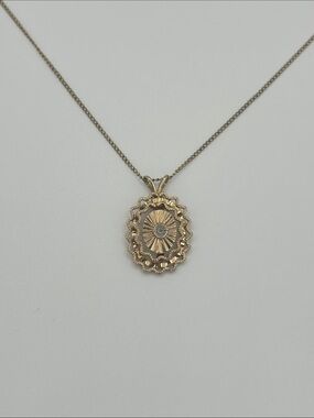 Gold-filled Oval Sunburst Pendant Necklace - Elegant Women's Jewelry